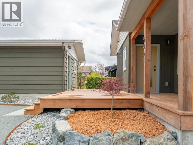 5461 Maple Ave, Powell River, BC - Outdoor With Exterior
