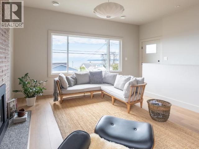 5461 Maple Ave, Powell River, BC - Indoor Photo Showing Other Room