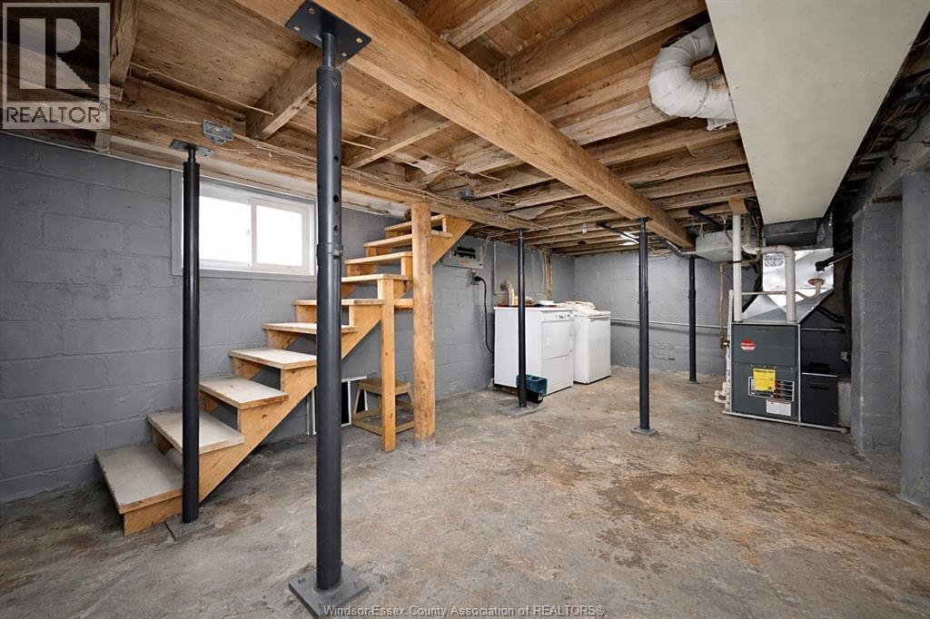 3463 Harris Street, Windsor, ON - Indoor Photo Showing Basement