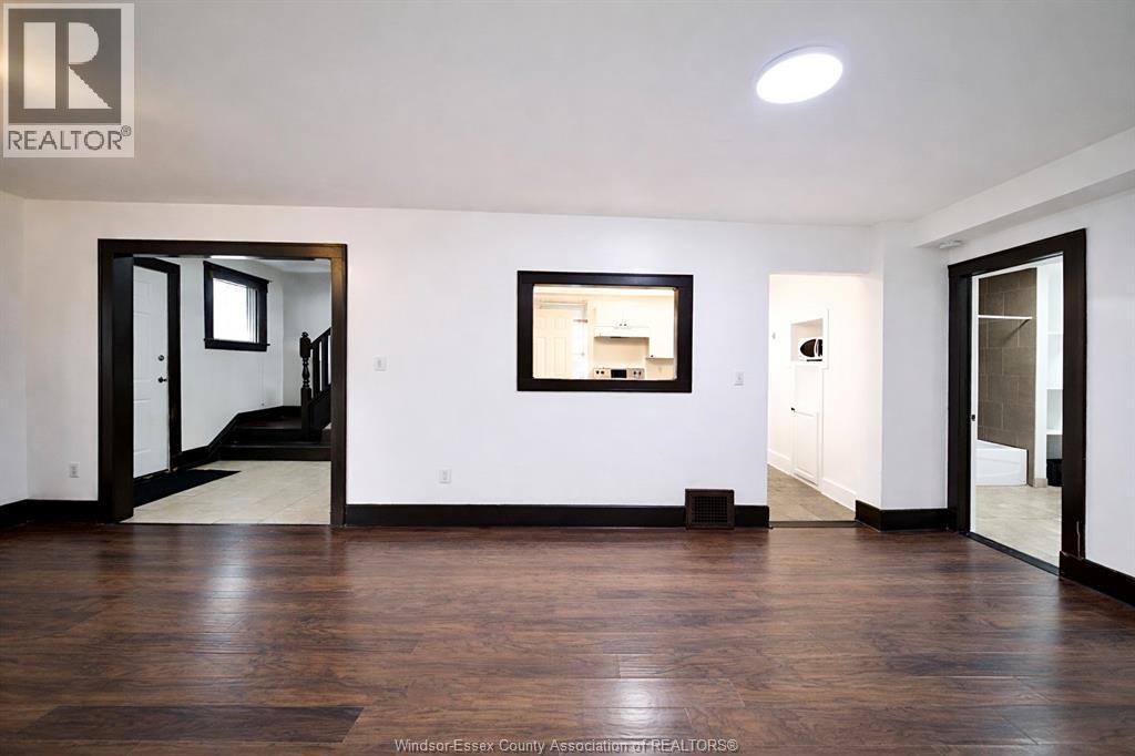3463 Harris Street, Windsor, ON - Indoor