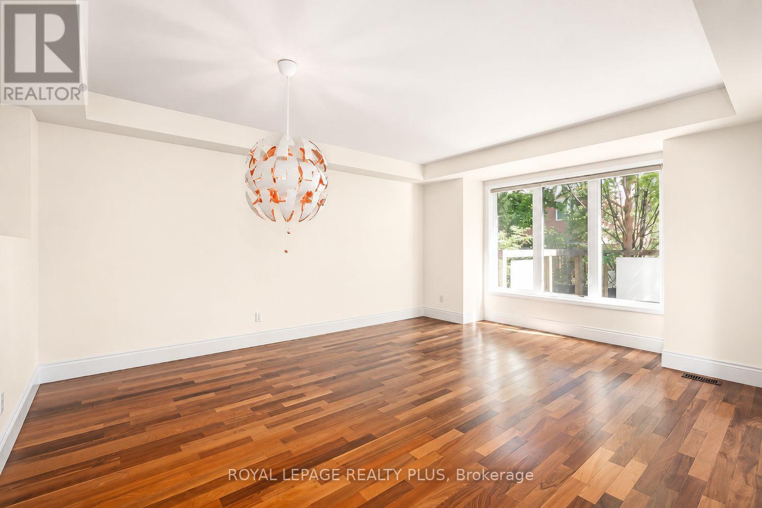 329 Tonelli Lane, Milton, ON - Indoor Photo Showing Dining Room
