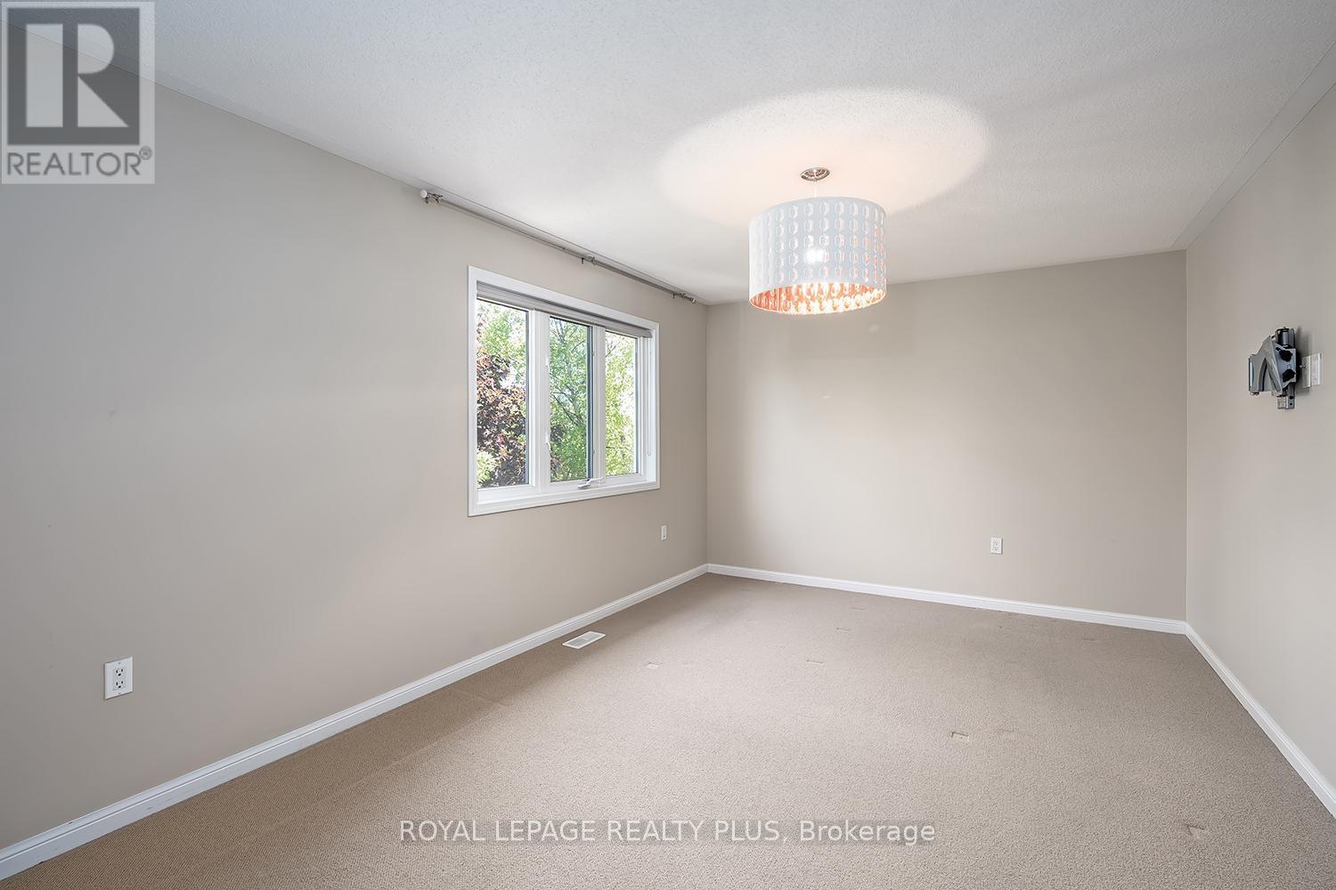 329 Tonelli Lane, Milton, ON - Indoor Photo Showing Dining Room