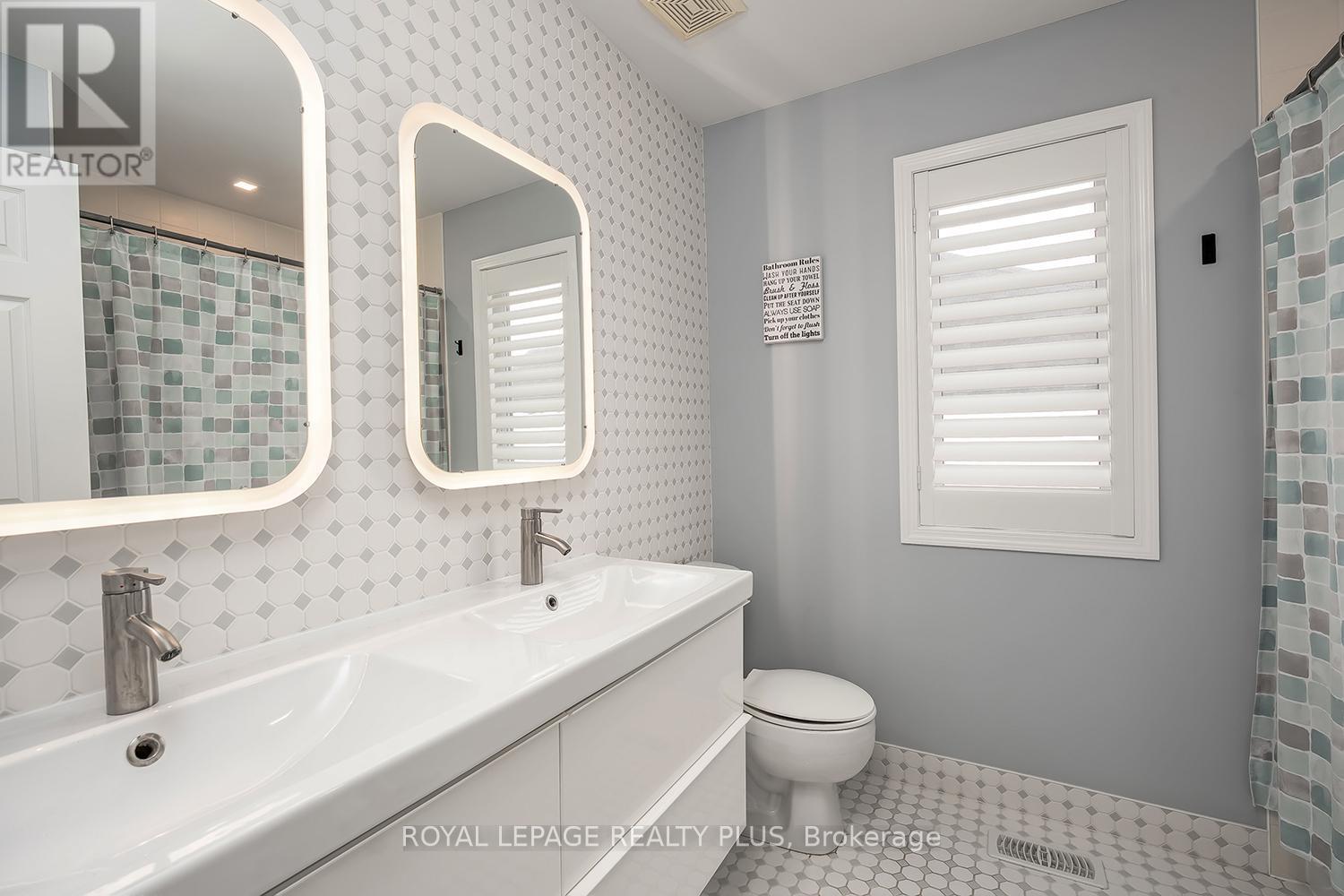 329 Tonelli Lane, Milton, ON - Indoor Photo Showing Bedroom