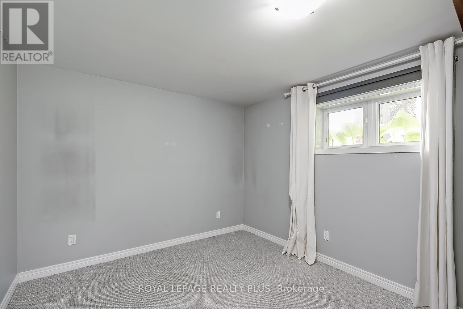 329 Tonelli Lane, Milton, ON - Indoor Photo Showing Bedroom