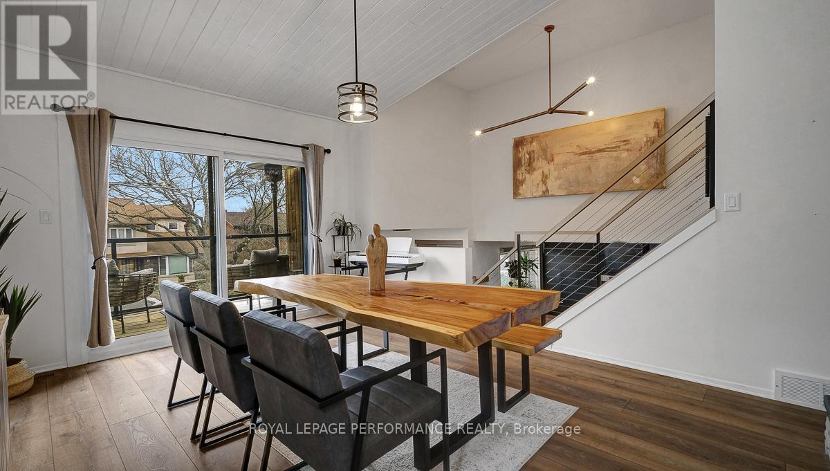 510 Foxview Place, Ottawa, ON - Indoor Photo Showing Dining Room