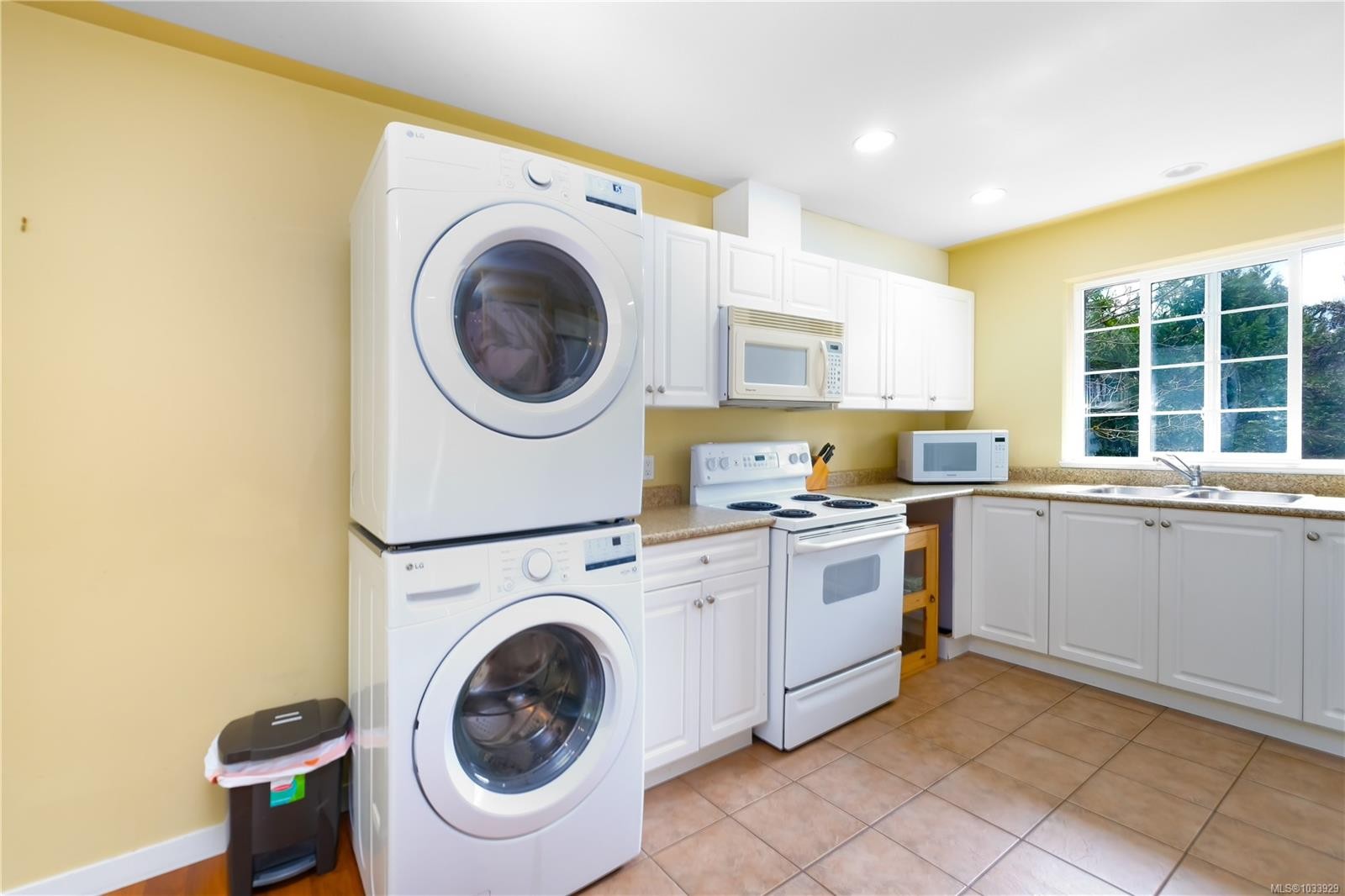 2420 Campbell River Rd, Campbell River, BC