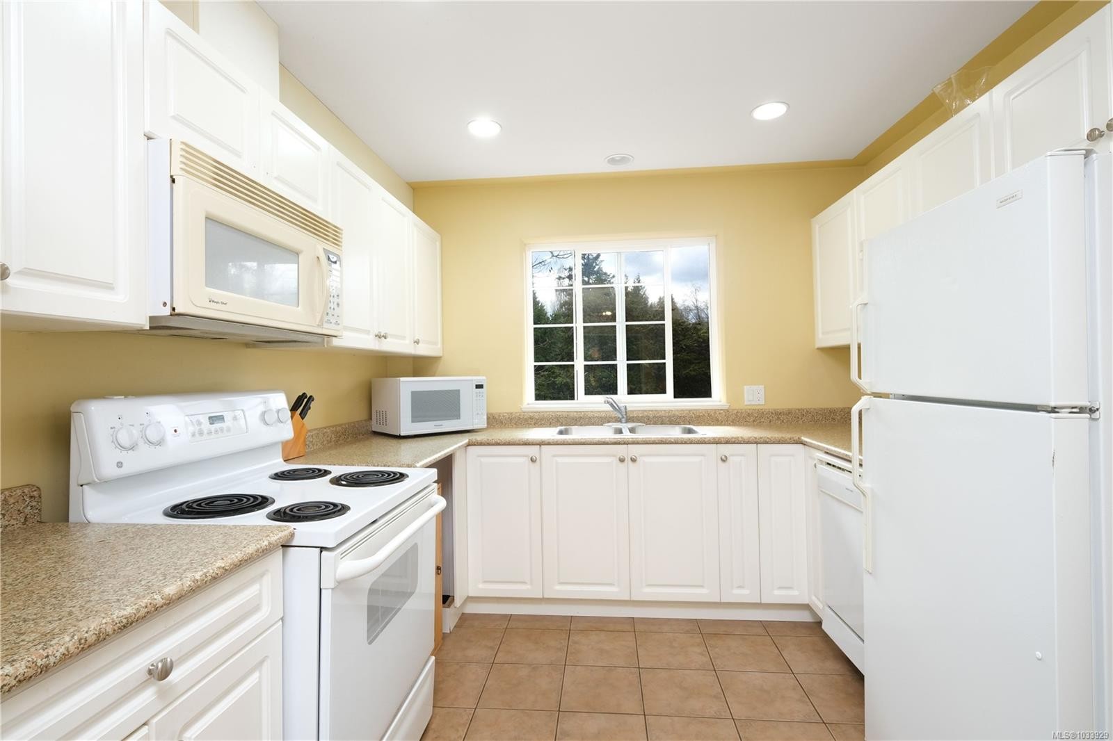 2420 Campbell River Rd, Campbell River, BC