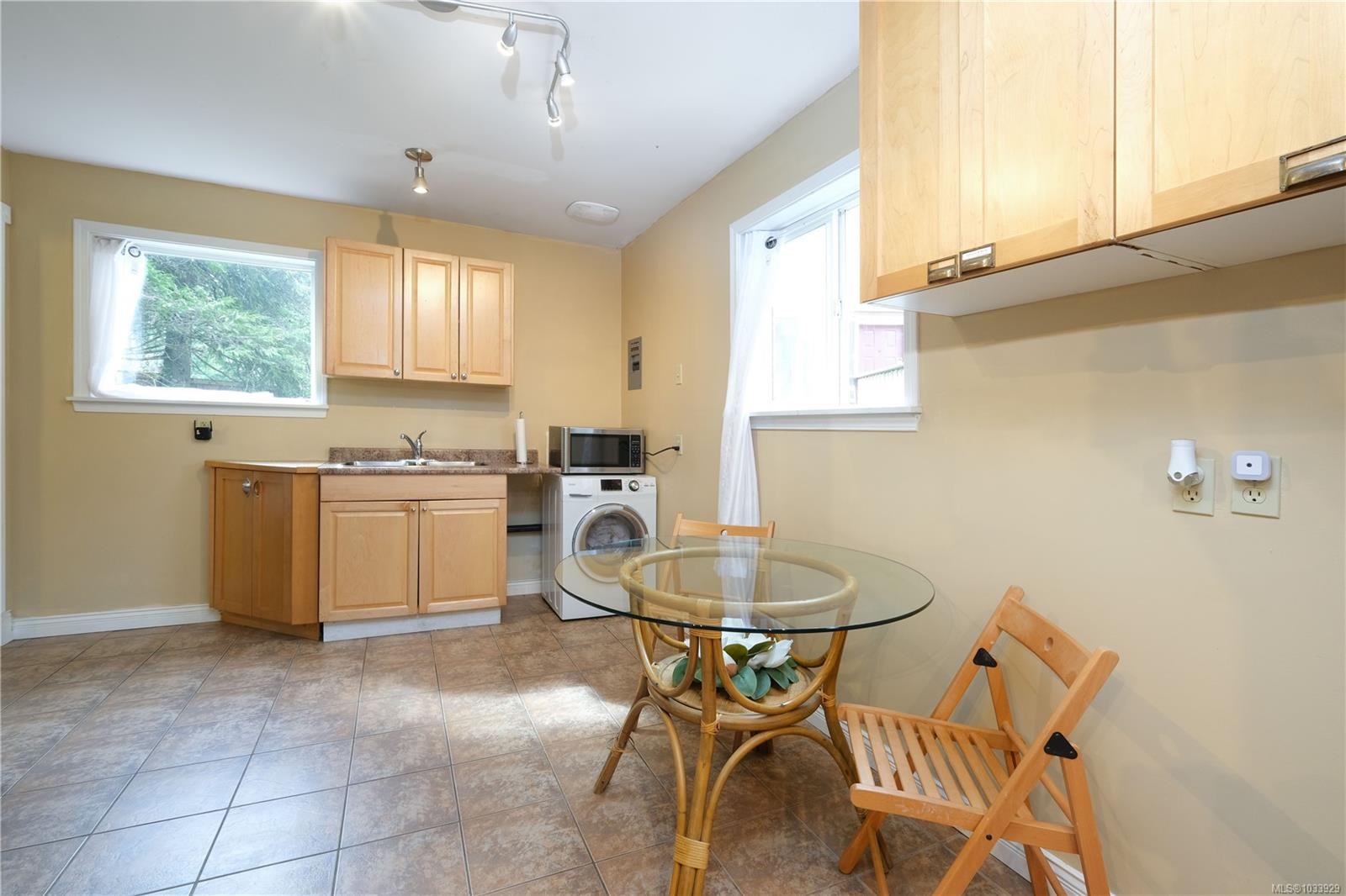 2420 Campbell River Rd, Campbell River, BC