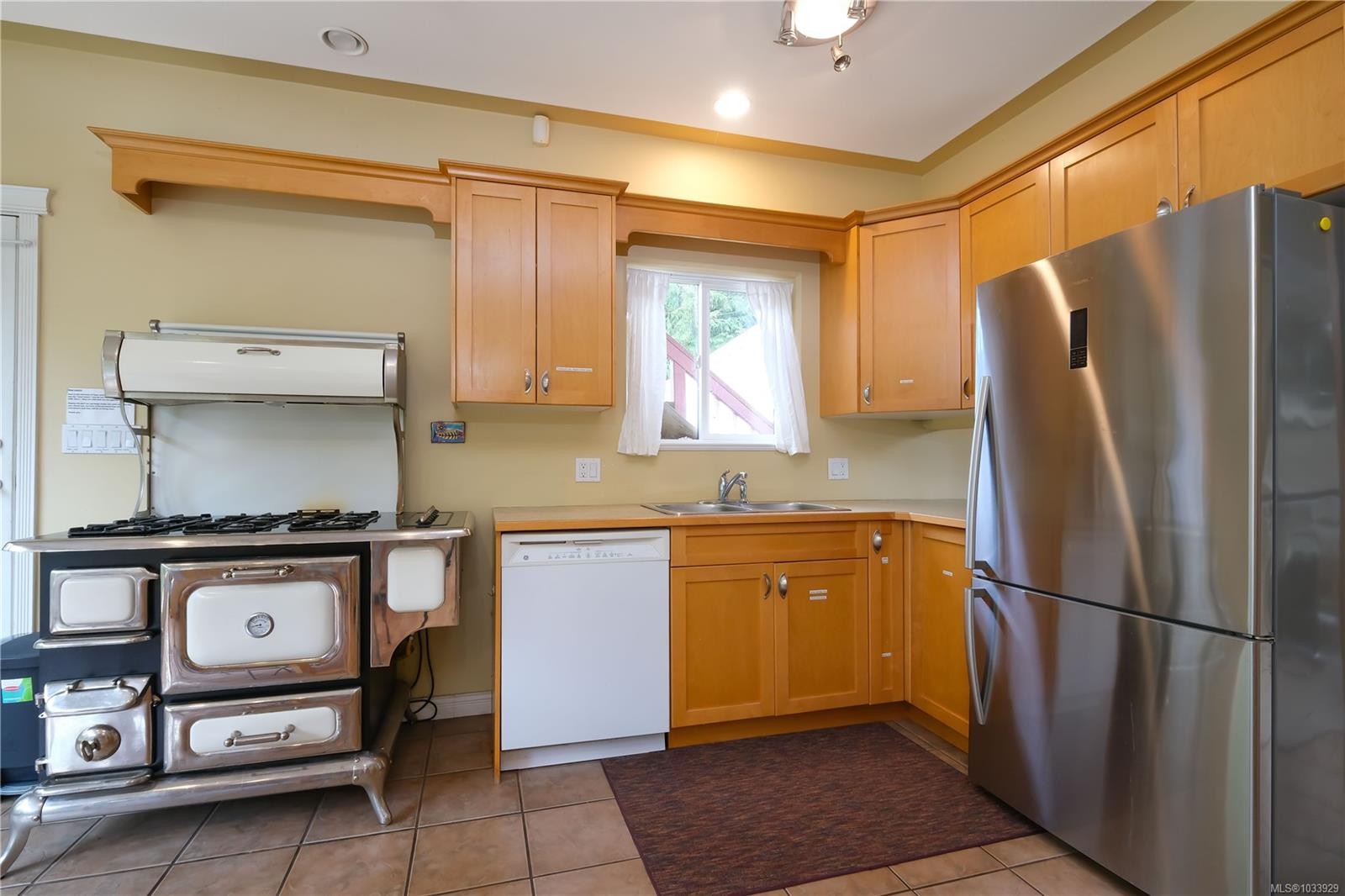 2420 Campbell River Rd, Campbell River, BC