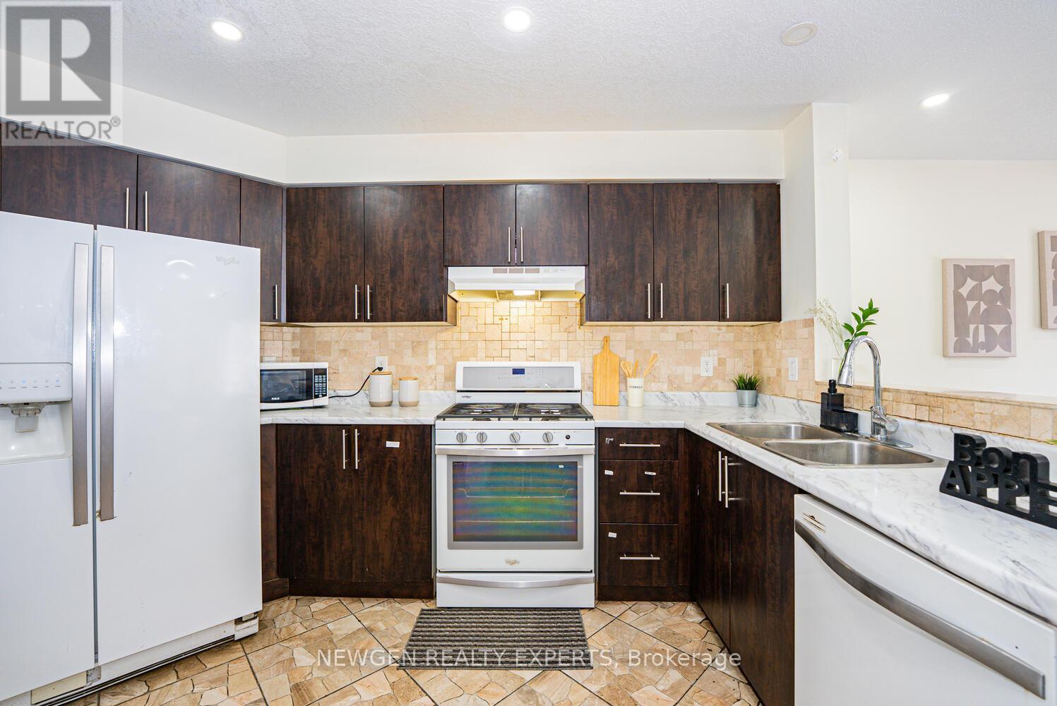1465 Old Zeller Drive, Kitchener, ON - Indoor Photo Showing Kitchen With Double Sink