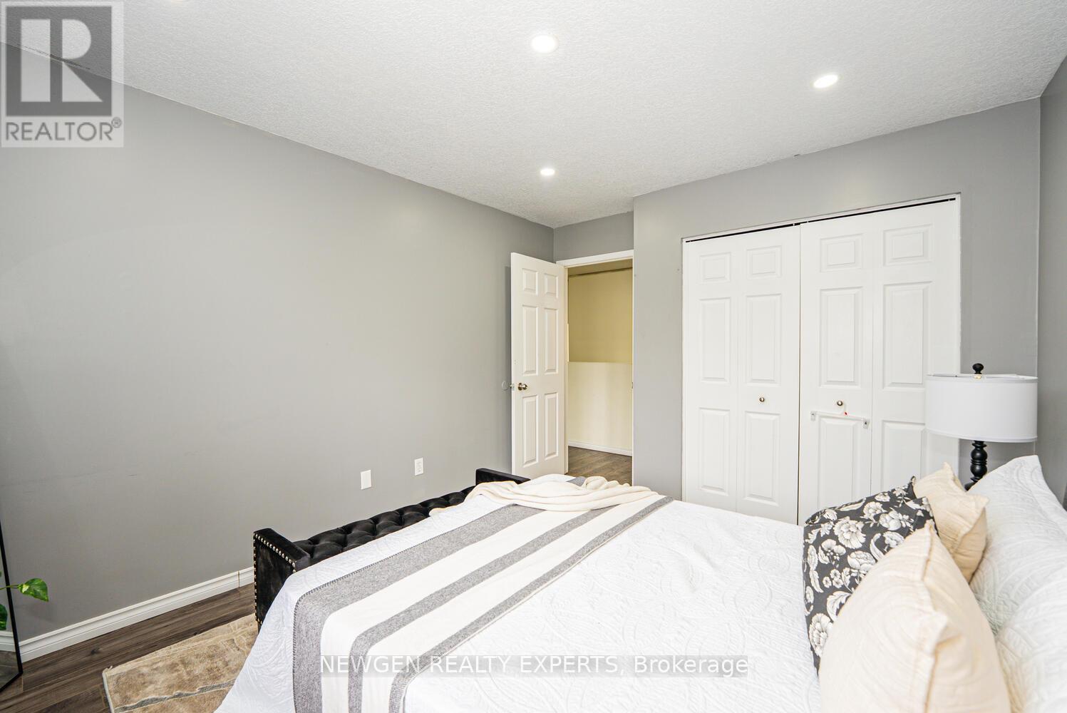 1465 Old Zeller Drive, Kitchener, ON - Indoor Photo Showing Bedroom
