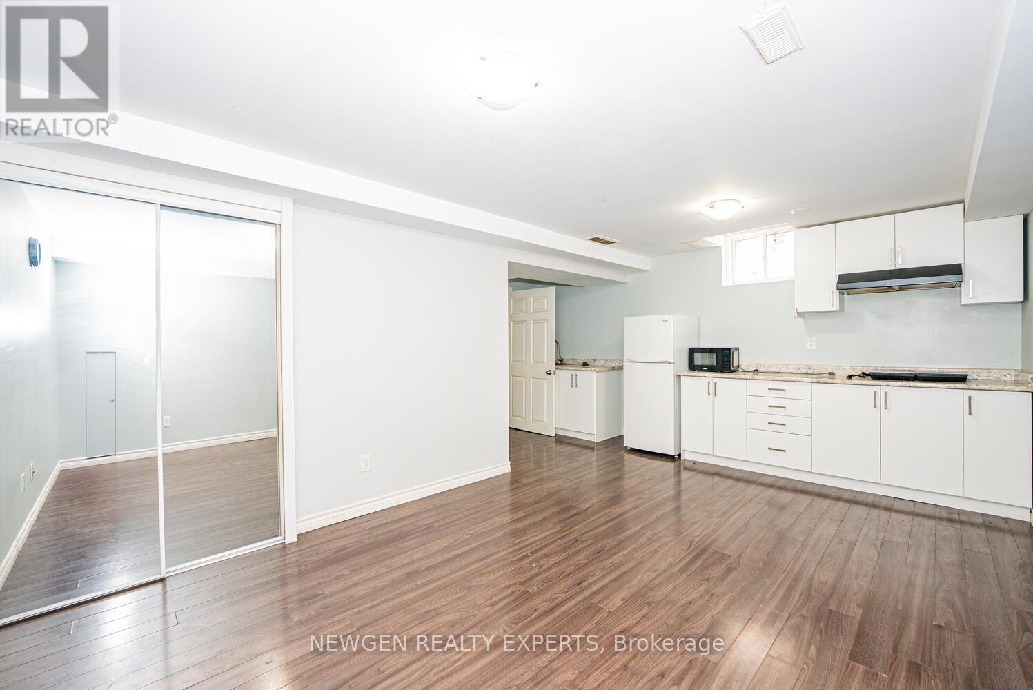 1465 Old Zeller Drive, Kitchener, ON - Indoor Photo Showing Kitchen