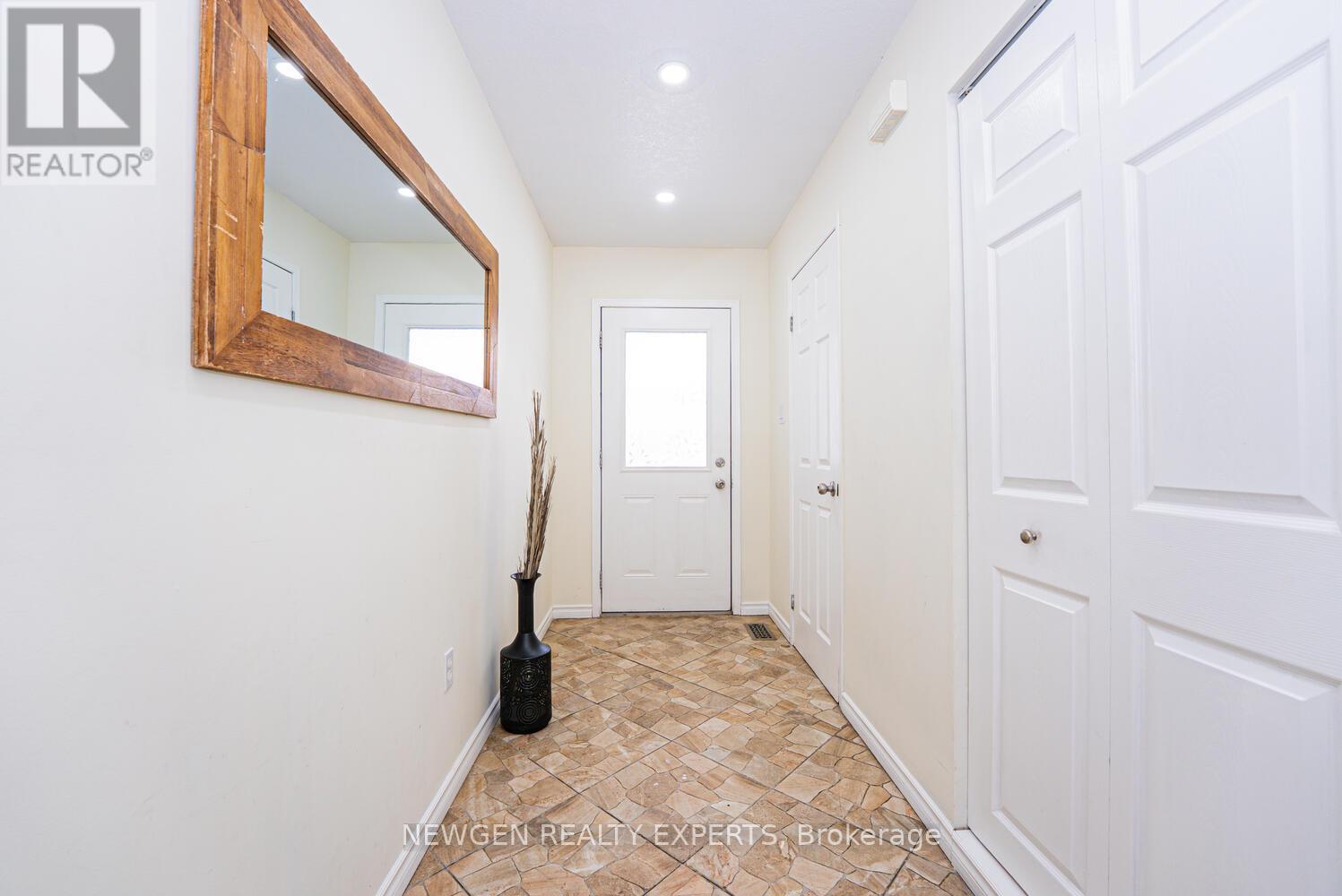1465 Old Zeller Drive, Kitchener, ON - Indoor Photo Showing Other Room
