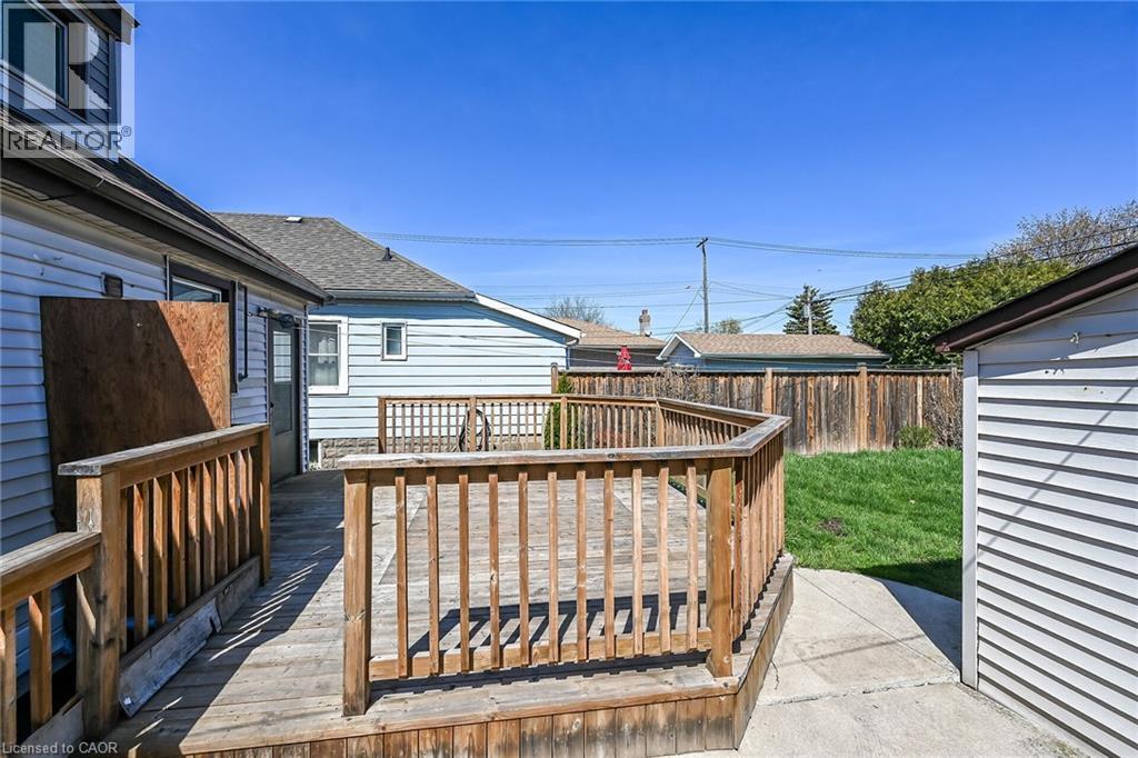 Expansive wood deck with railing - 192 Ivon Avenue, Hamilton, ON - Outdoor With Deck Patio Veranda With Exterior