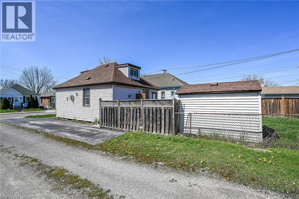 Image quality insufficient for description - 192 Ivon Avenue, Hamilton, ON - Outdoor