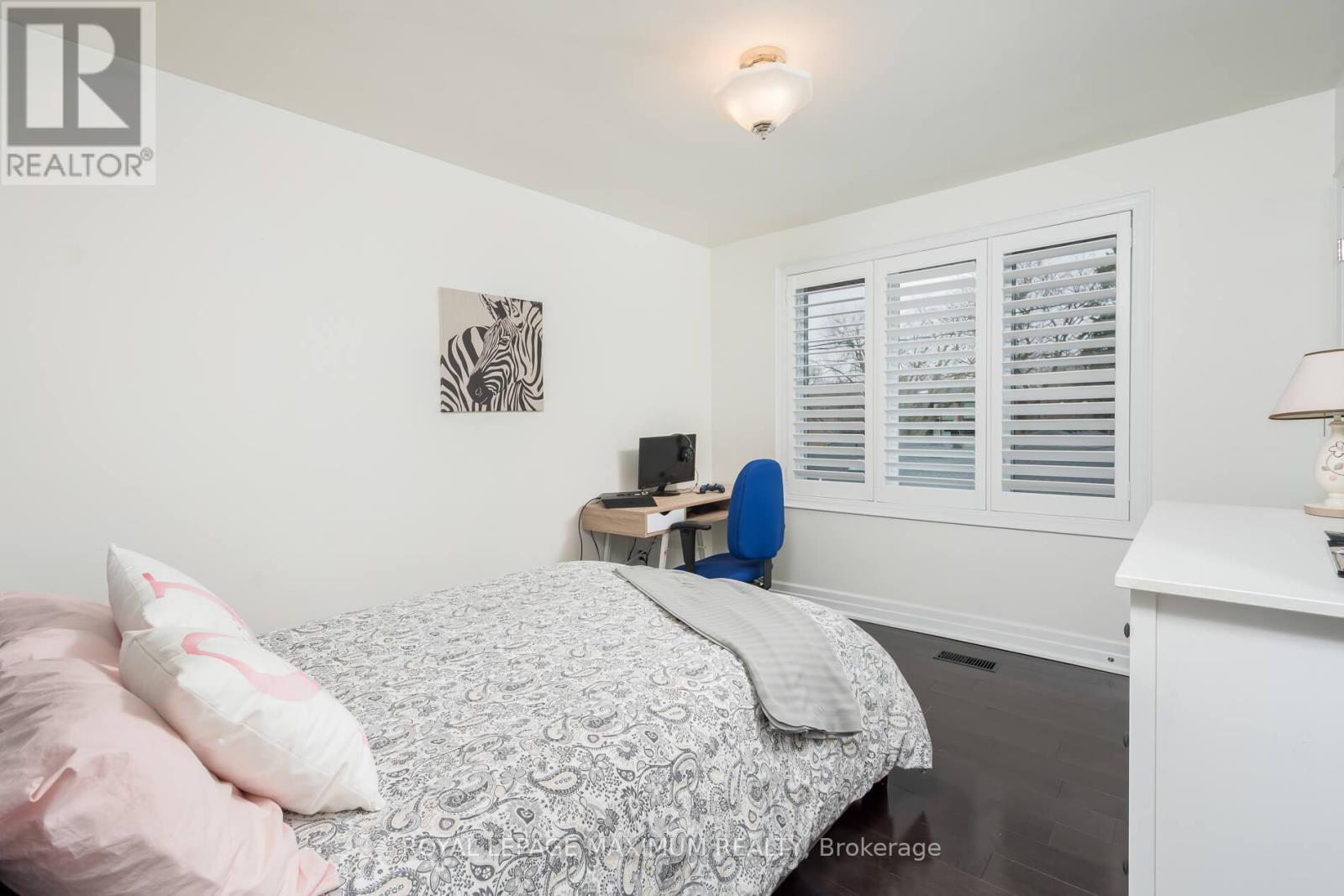 55 Ashmount Crescent, Toronto, ON - Indoor Photo Showing Bedroom