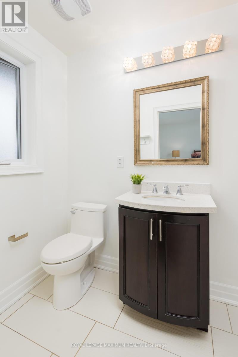 55 Ashmount Crescent, Toronto, ON - Indoor Photo Showing Bathroom