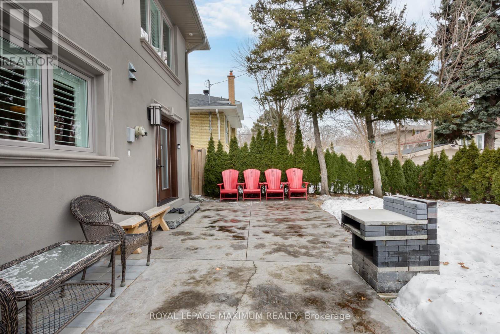 55 Ashmount Crescent, Toronto, ON - Outdoor