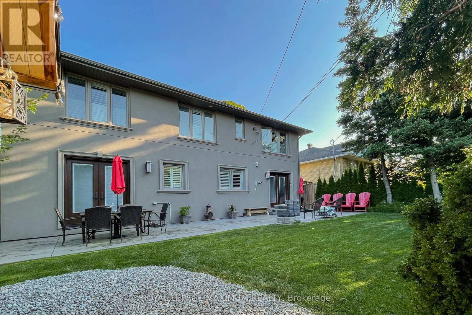 55 Ashmount Crescent, Toronto, ON - Outdoor