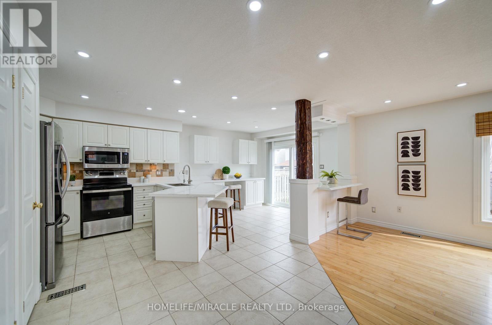 55 Mcfarlane Drive, Cambridge, ON - Indoor Photo Showing Kitchen