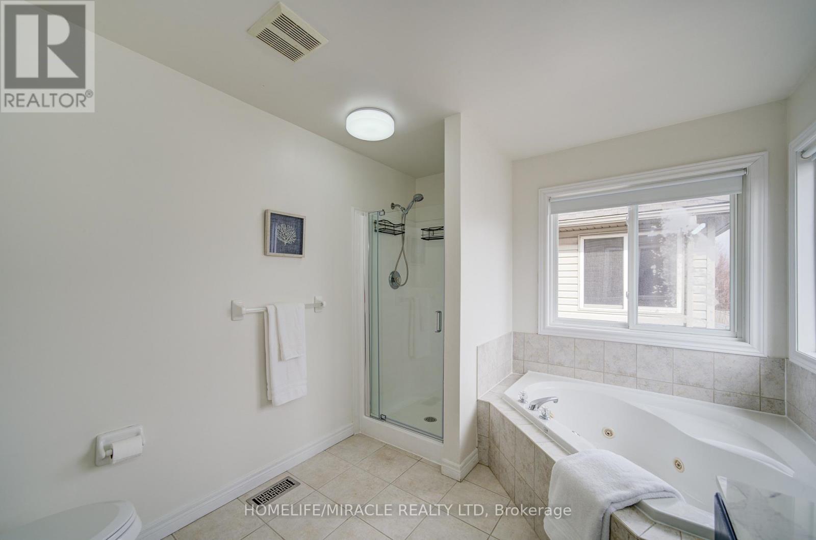 55 Mcfarlane Drive, Cambridge, ON - Indoor Photo Showing Bathroom