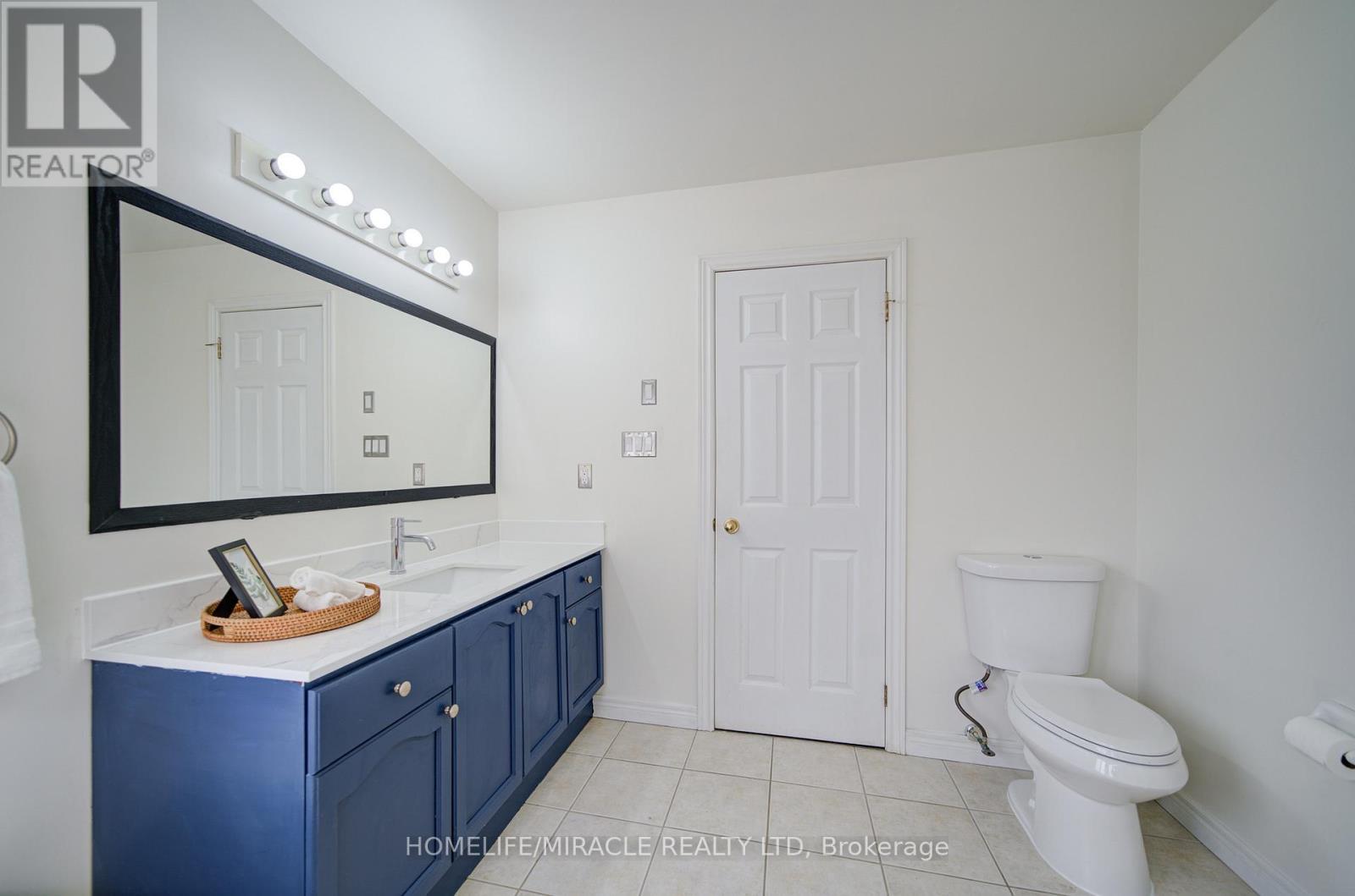 55 Mcfarlane Drive, Cambridge, ON - Indoor Photo Showing Bathroom