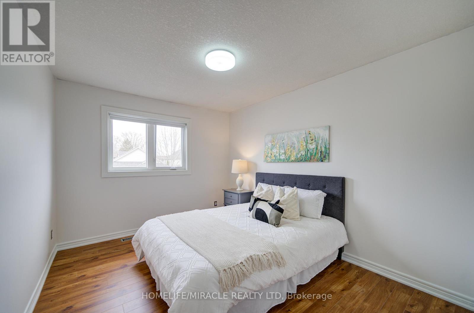 55 Mcfarlane Drive, Cambridge, ON - Indoor Photo Showing Bedroom