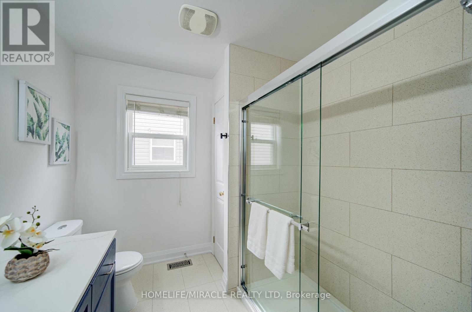 55 Mcfarlane Drive, Cambridge, ON - Indoor Photo Showing Bathroom