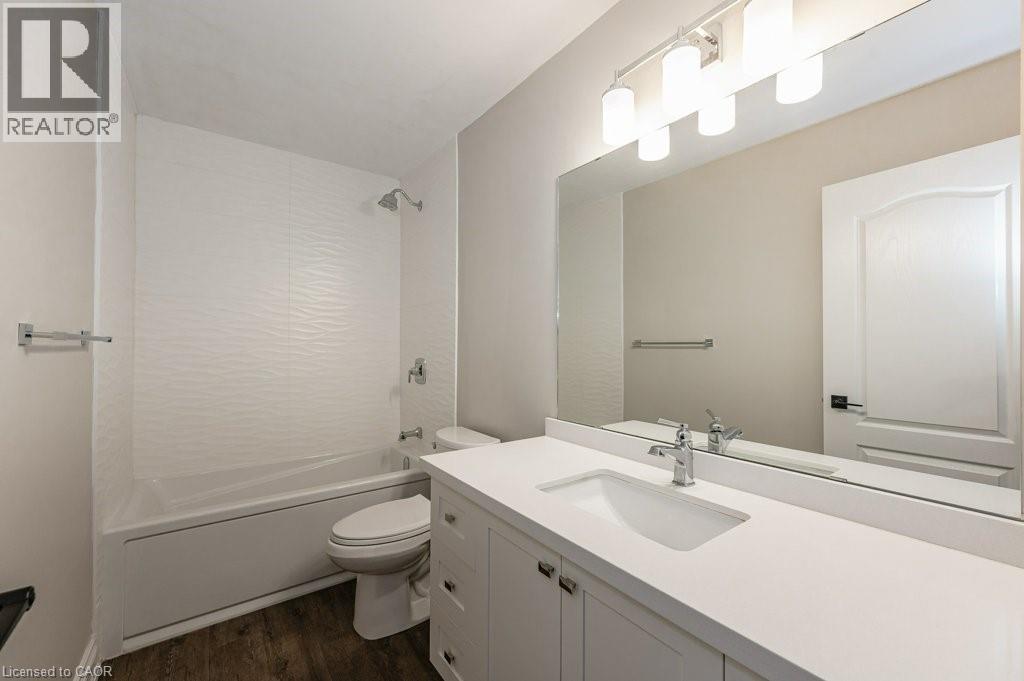 3542 Fowler Court, Burlington, ON - Indoor Photo Showing Bathroom