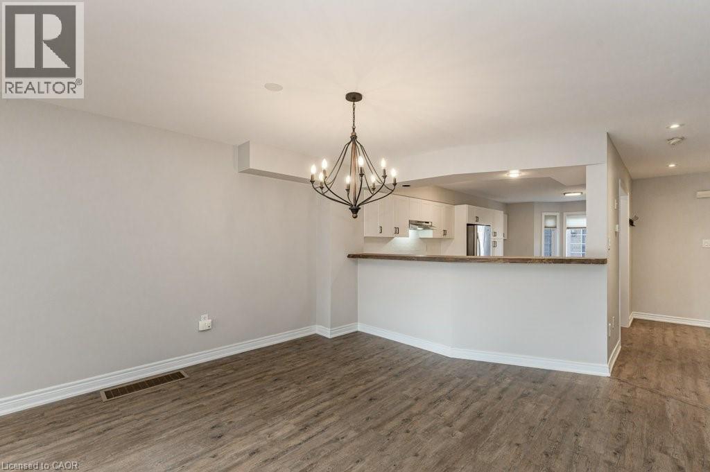 3542 Fowler Court, Burlington, ON - Indoor Photo Showing Other Room