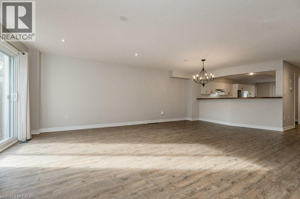 3542 Fowler Court, Burlington, ON - Indoor Photo Showing Other Room
