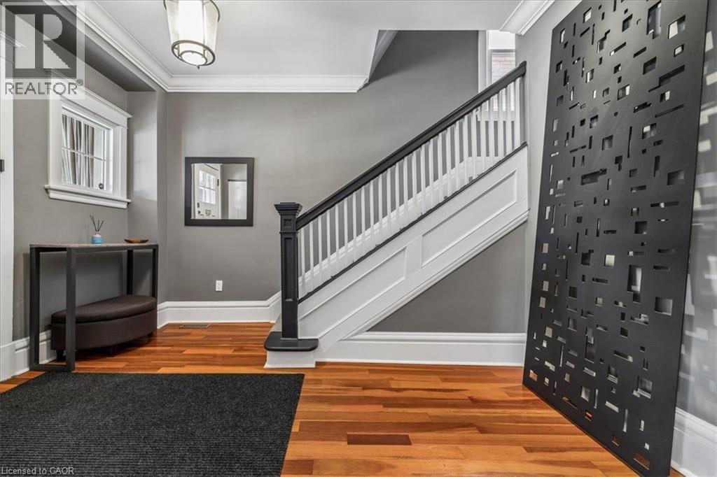 40 Stanley Avenue, Hamilton, ON - Indoor Photo Showing Other Room