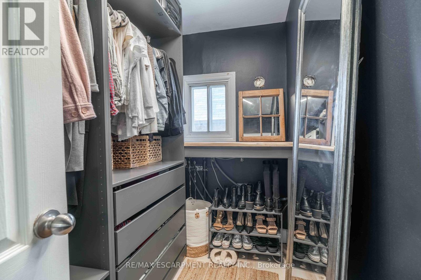 203 Wood Street E, Hamilton, ON - Indoor With Storage