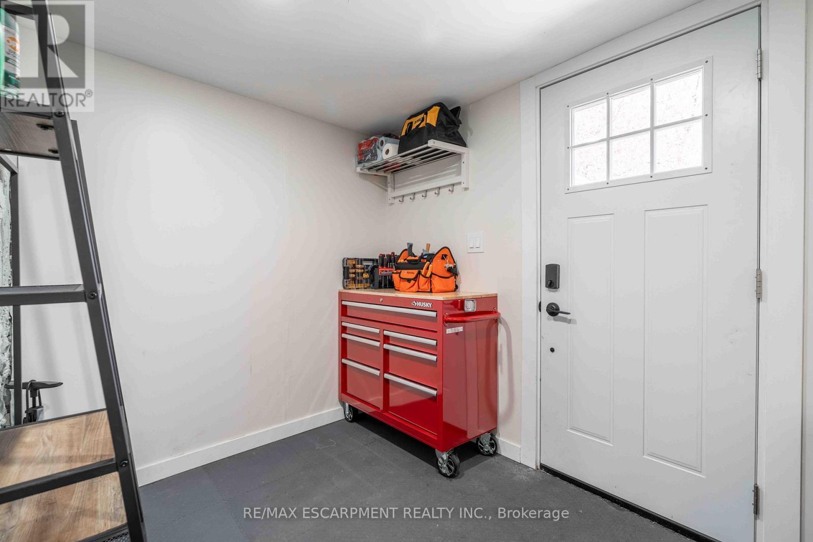 203 Wood Street E, Hamilton, ON - Indoor Photo Showing Other Room