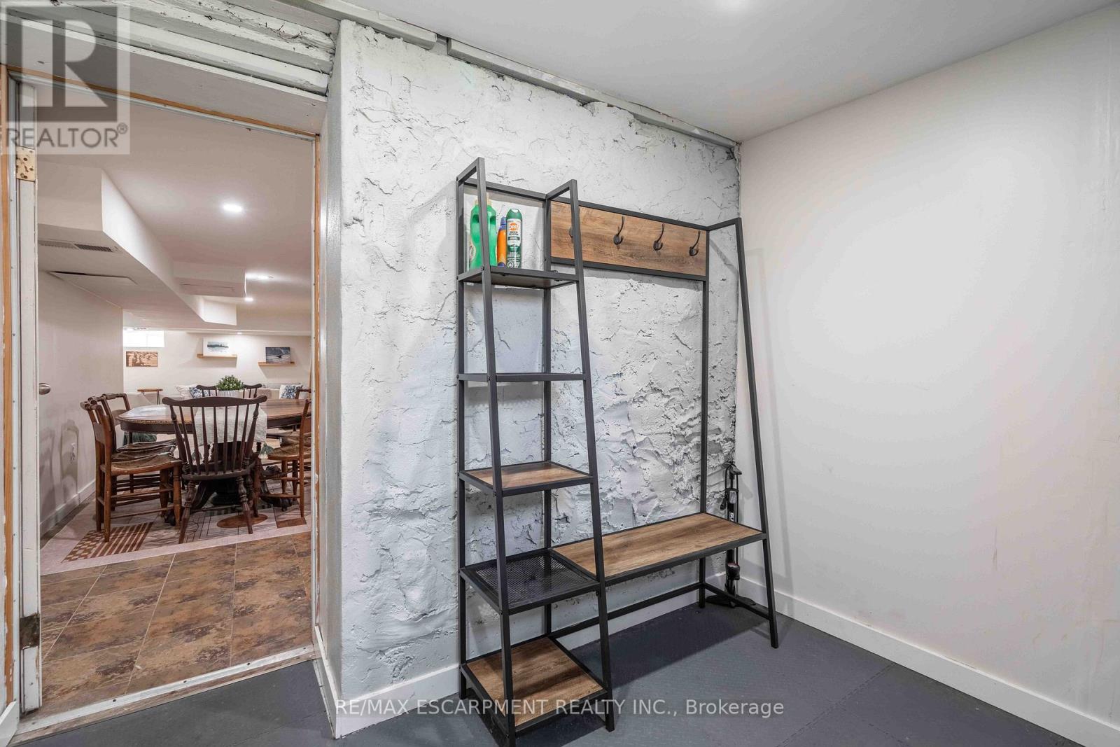 203 Wood Street E, Hamilton, ON - Indoor Photo Showing Other Room