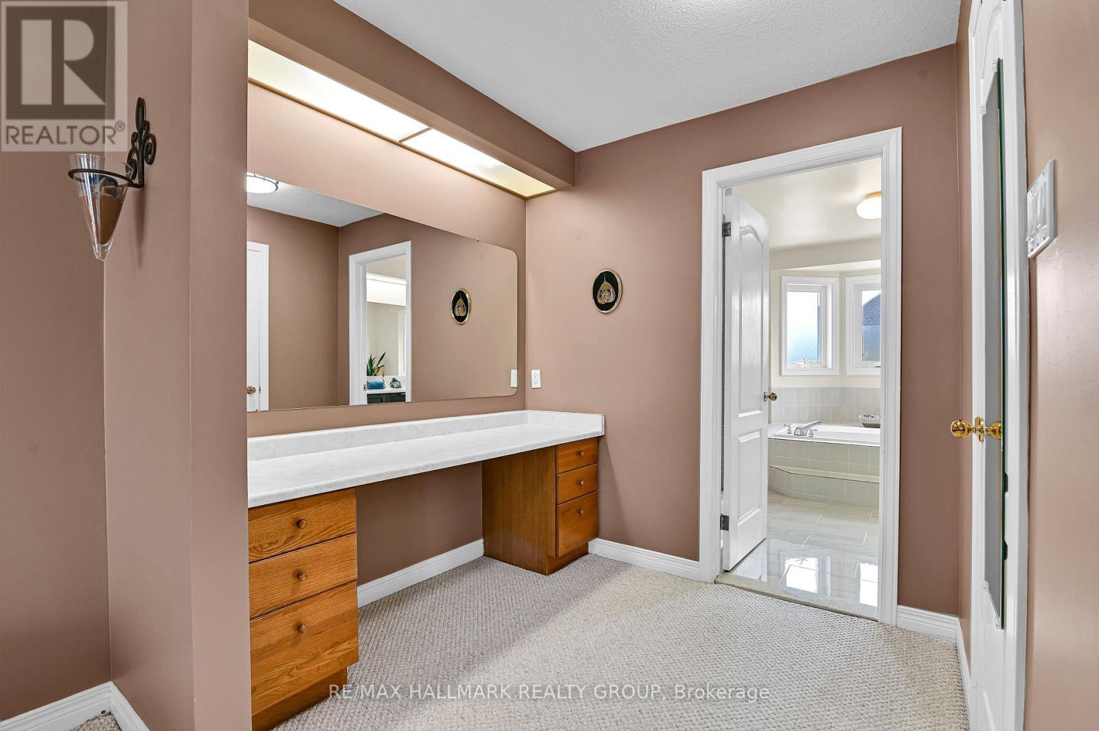 2nd Level-Make up area(could be additional closet) - 21 Hime Crescent, Ottawa, ON - Indoor Photo Showing Bathroom
