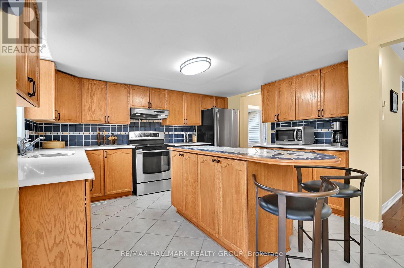 Main Level - - 21 Hime Crescent, Ottawa, ON - Indoor Photo Showing Kitchen