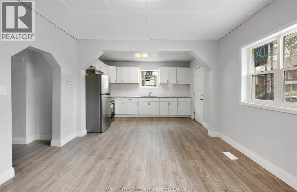 736 University East Unit# 1, Windsor, ON - Indoor Photo Showing Kitchen