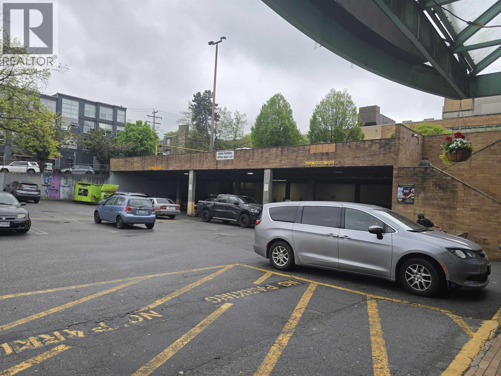 124 370 E Broadway, Vancouver, BC