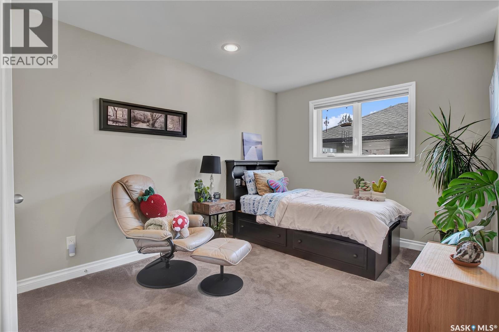 803 Salloum Crescent, Saskatoon, SK - Indoor Photo Showing Bedroom