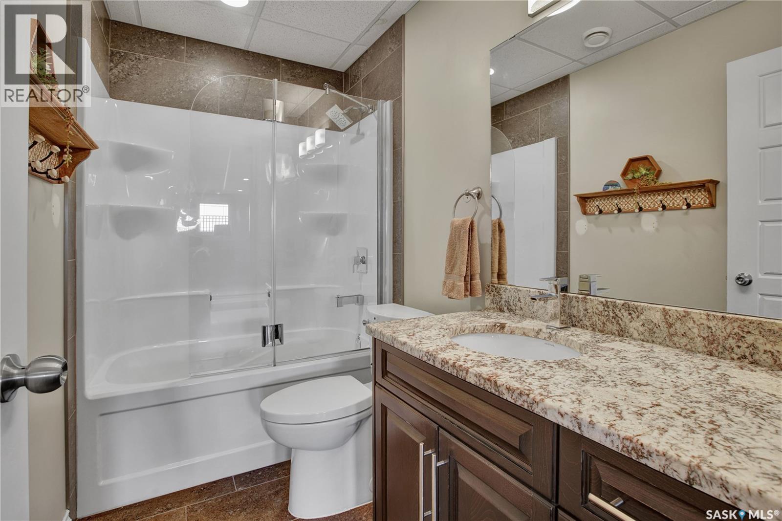 803 Salloum Crescent, Saskatoon, SK - Indoor Photo Showing Bathroom