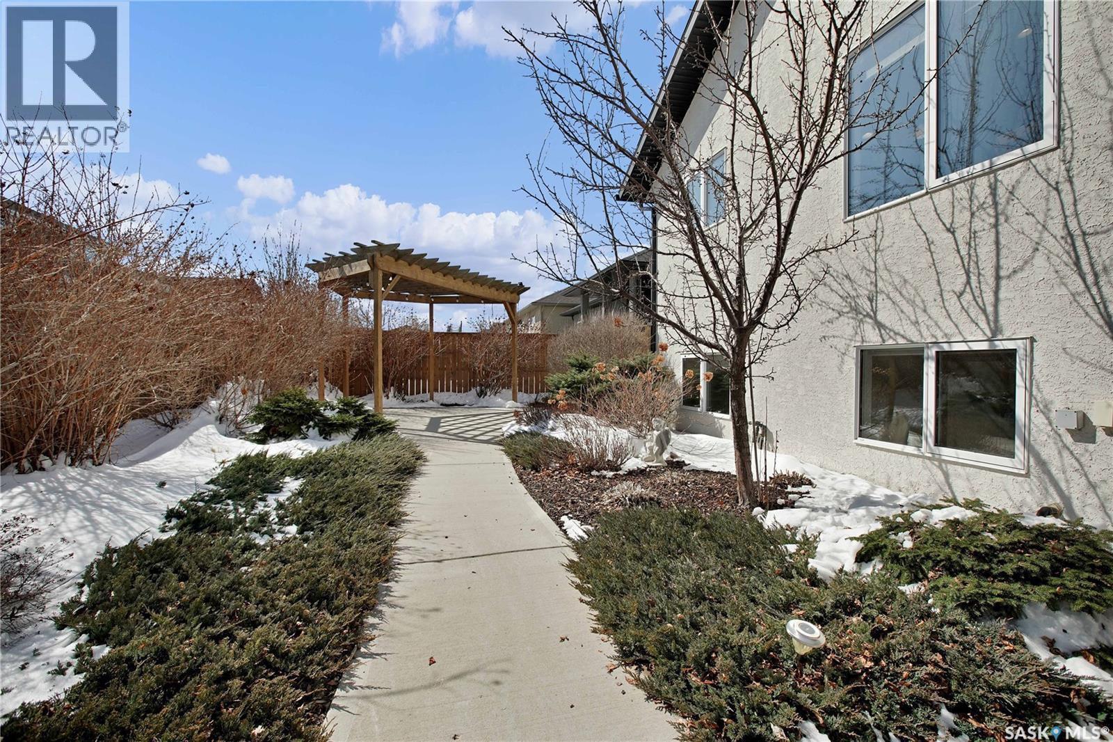 803 Salloum Crescent, Saskatoon, SK - Outdoor
