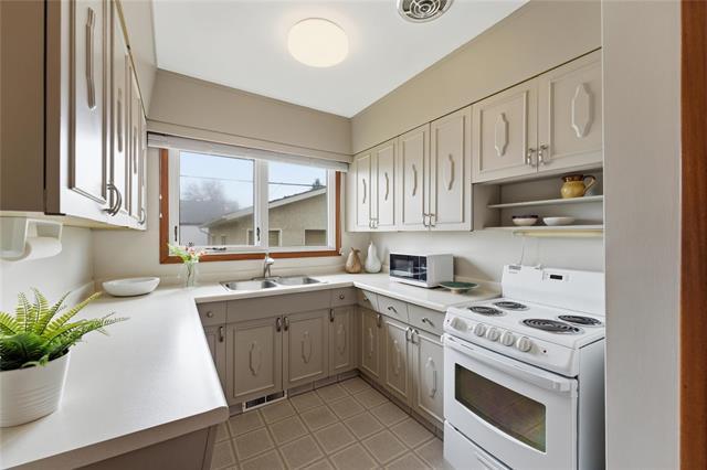4 Windermere Bay, Winnipeg, MB