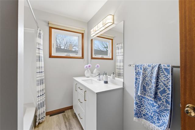 4 Windermere Bay, Winnipeg, MB