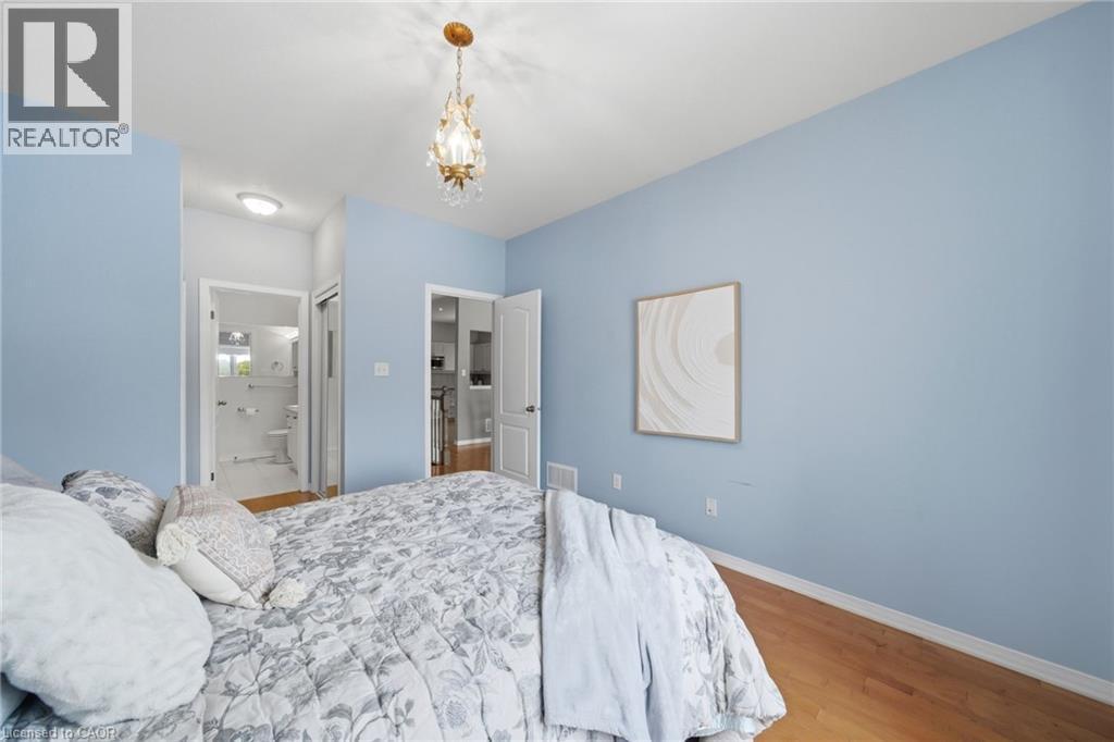 46 Manitoulin Trail, Hamilton, ON - Indoor Photo Showing Bedroom
