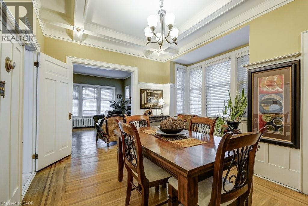 46 Sherman Avenue S, Hamilton, ON - Indoor Photo Showing Dining Room