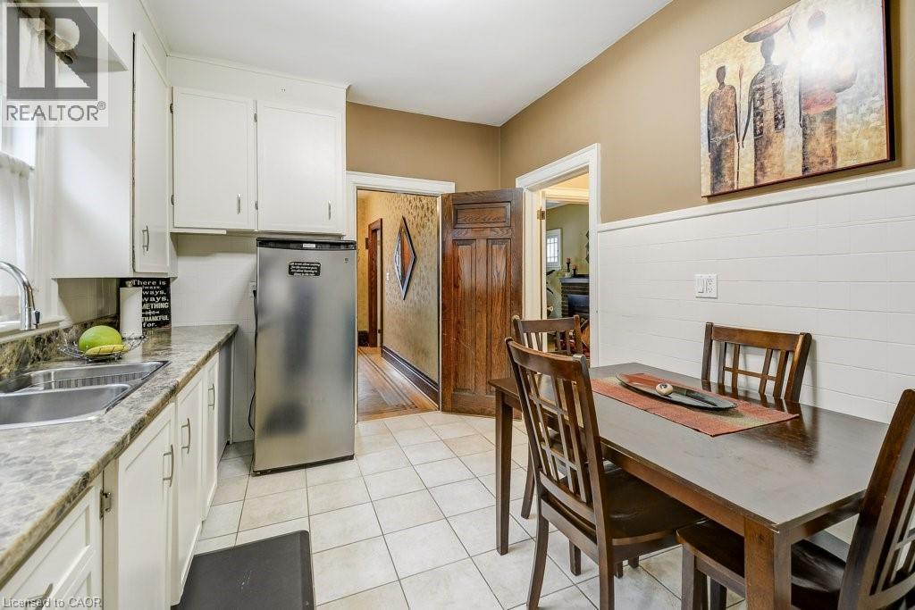 46 Sherman Avenue S, Hamilton, ON - Indoor