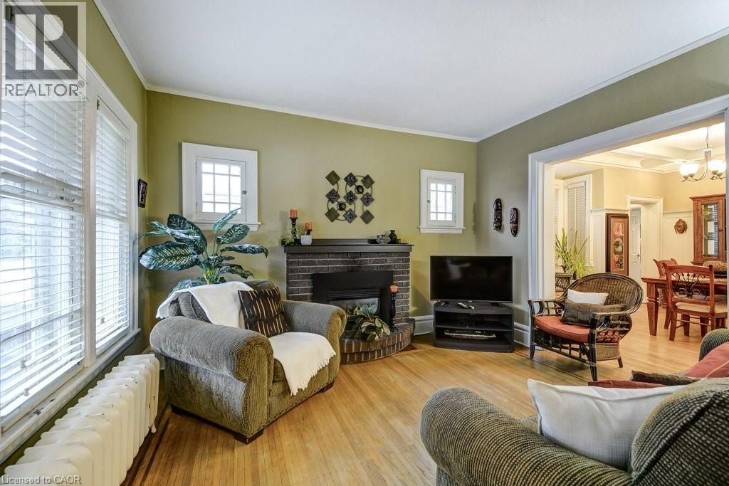 46 Sherman Avenue S, Hamilton, ON - Indoor Photo Showing Living Room With Fireplace
