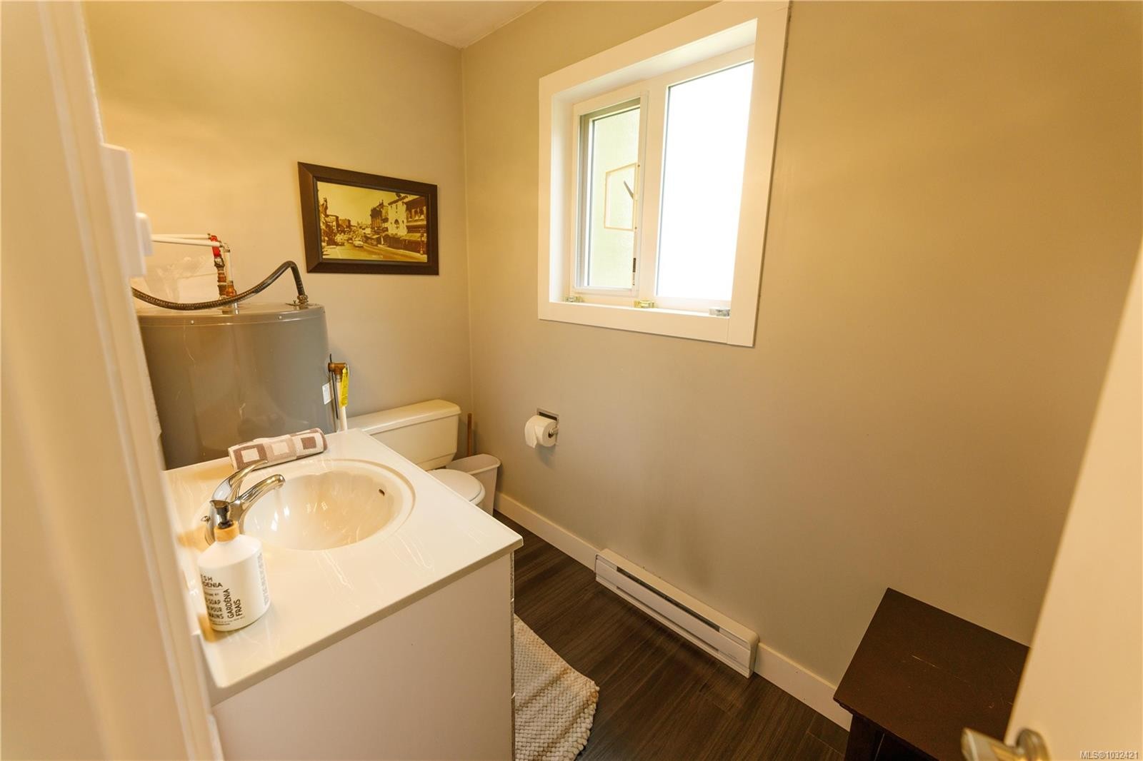 2042 Cedar Rd, Nanaimo, BC
