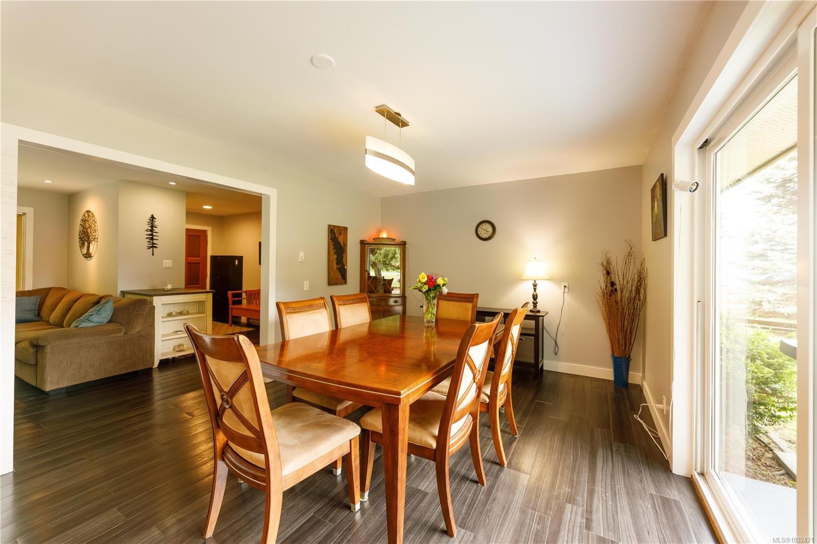 2042 Cedar Rd, Nanaimo, BC